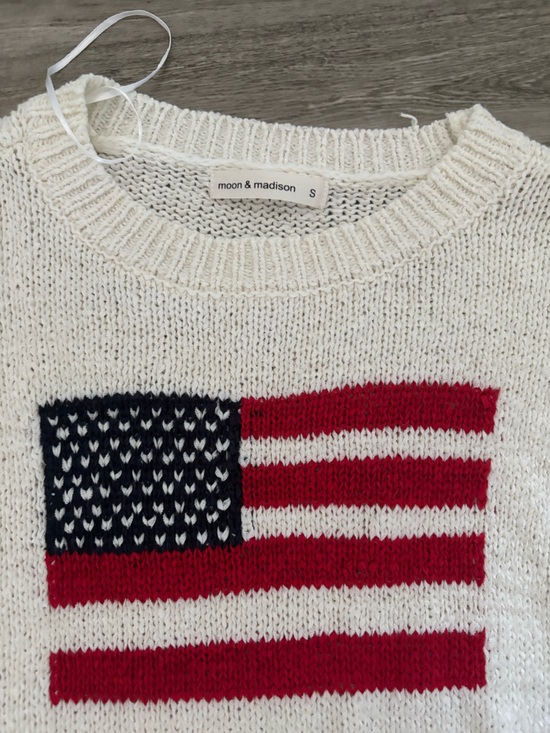 moon & madison Sweaters - Moon & Madison American flag sweater